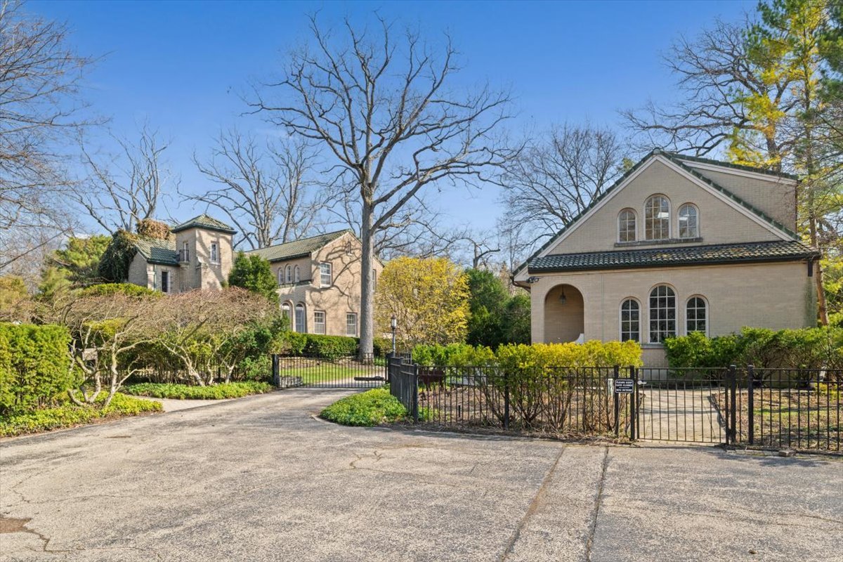 396 Sheridan Road Glencoe, IL 60022 - Photo 3 of 56