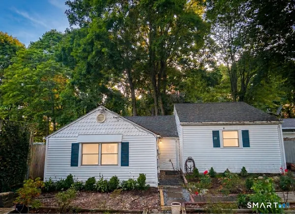 $299,000 | 20 Pine Street, Waterford, CT 06385