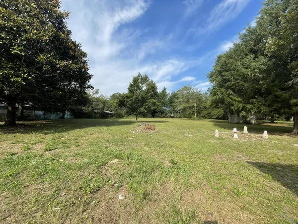 $1,500 | 688 Roberts Drive, DeFuniak Springs, FL 32433