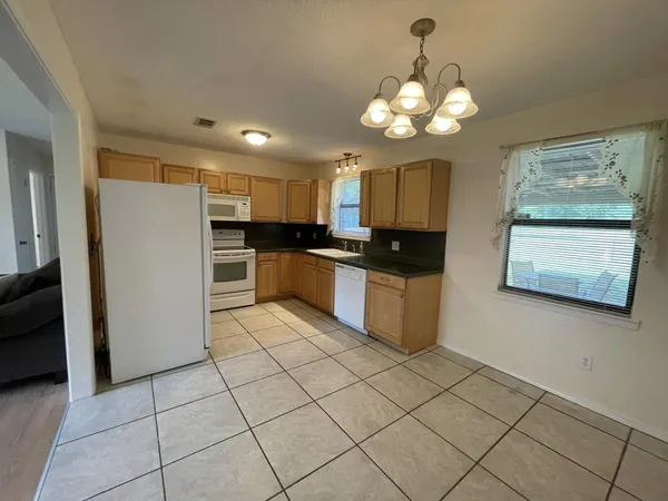 $1,500 | 688 Roberts Drive, DeFuniak Springs, FL 32433