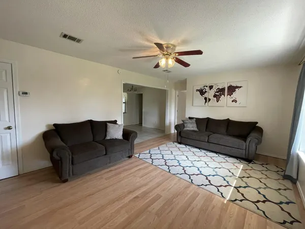 $1,500 | 688 Roberts Drive, DeFuniak Springs, FL 32433