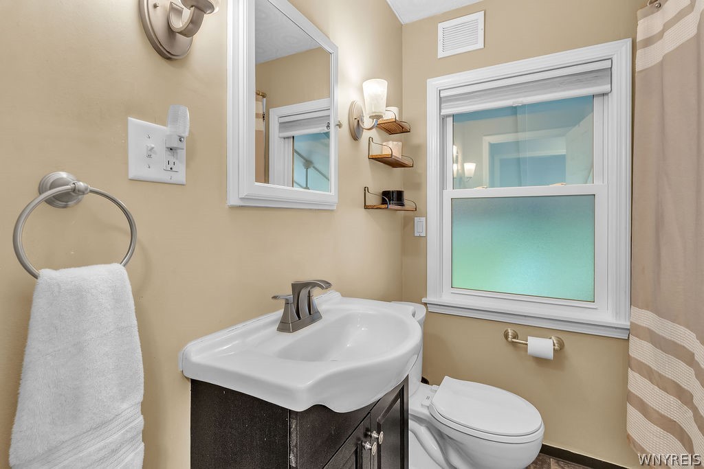 465 Walck Road North Tonawanda, NY 14120 - Photo 40 of 50 Bathroom