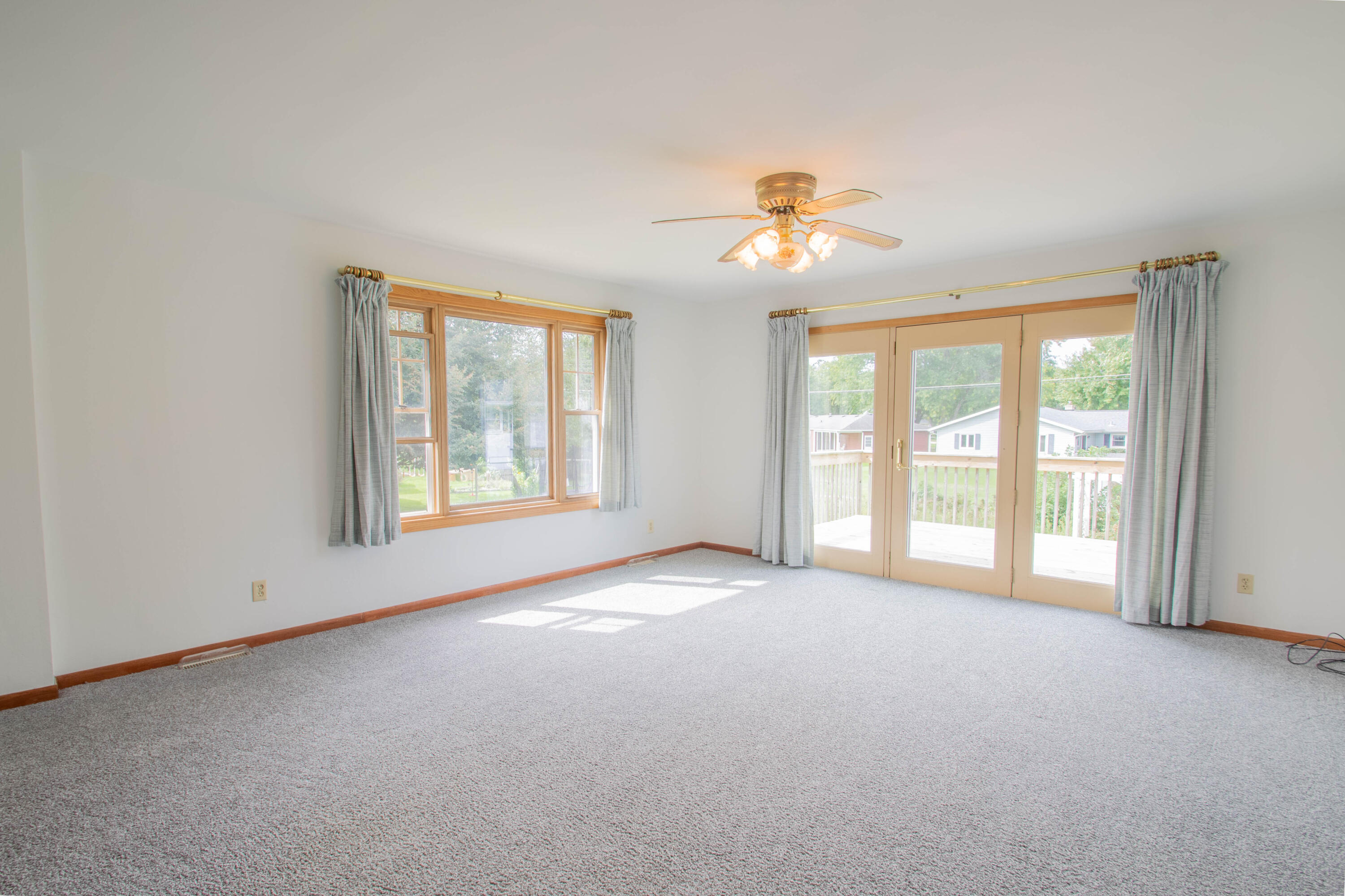 315 Edison Street Waterloo, WI 53594 - Photo 24 of 51 Family Room