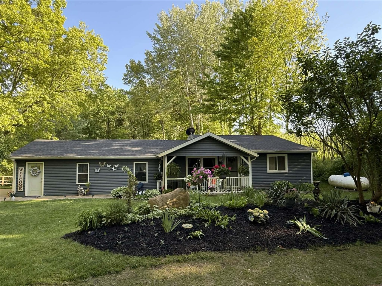 6670 Keyes Road Bellevue, MI 49021 - Photo 1 of 33
