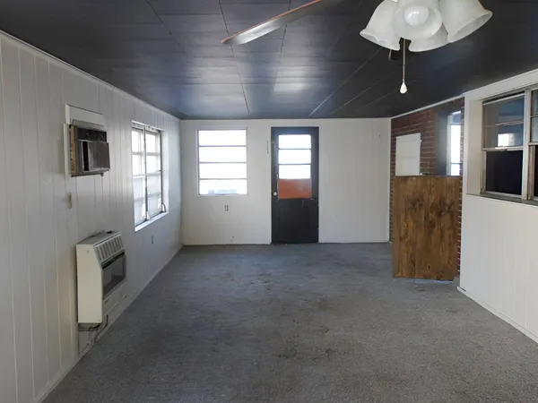 $65,000 | 108 North Locust Street, Maroa, IL 61756