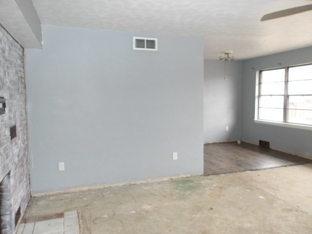 108 North Locust Street Maroa, IL 61756 - Photo 7 of 15