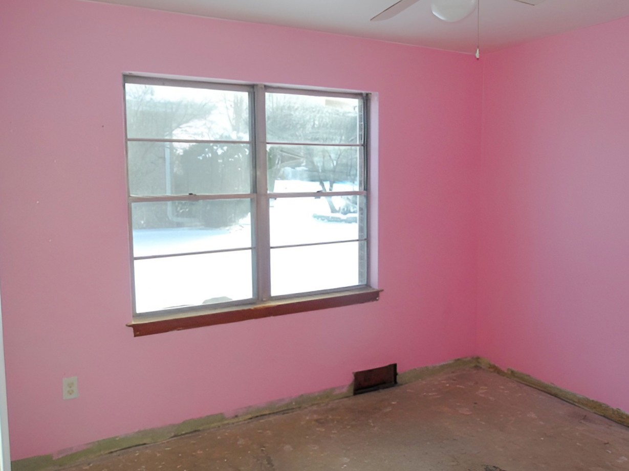 108 North Locust Street Maroa, IL 61756 - Photo 9 of 13 a view of a window in an empty room