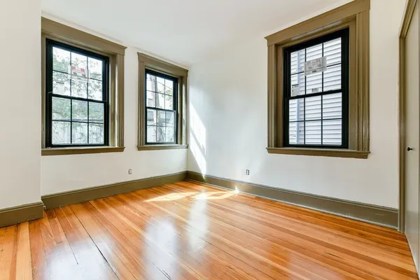 $4,000 | 55 Plymouth Street, Unit 4, Cambridge, MA 02141