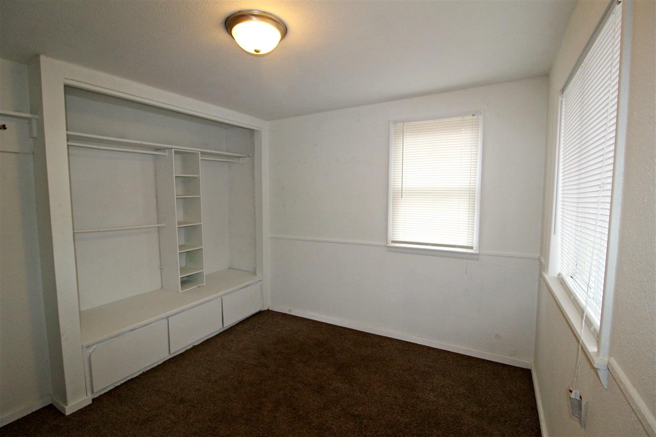 2253 Dutcher Road Flint, MI 48532 - Photo 12 of 18 21554539-11.JPG