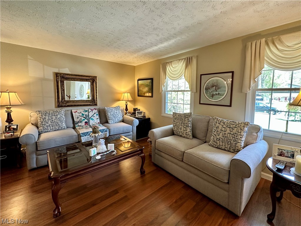 7699 Raglan Drive Northeast Warren, OH 44484 - Photo 4 of 34