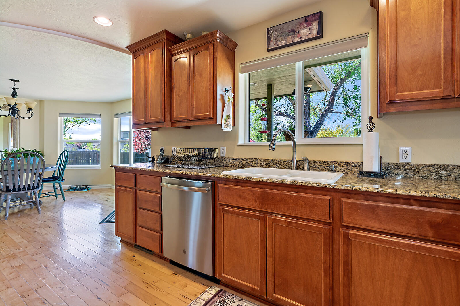 2241 Roberts Road Medford, OR 97504 - Photo 15 of 65 47_RR_47_mls