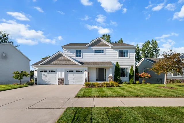 $389,900 | 515 Hill Valley Lane, Sparta, MI 49345