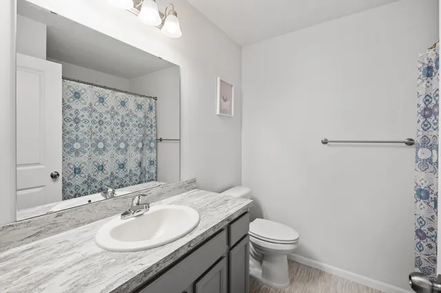 $389,900 | 515 Hill Valley Lane, Sparta, MI 49345