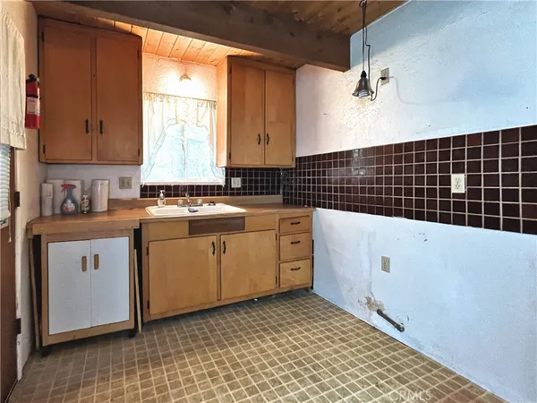 $199,900 | 186 Kern Avenue, Sugarloaf, CA 92386