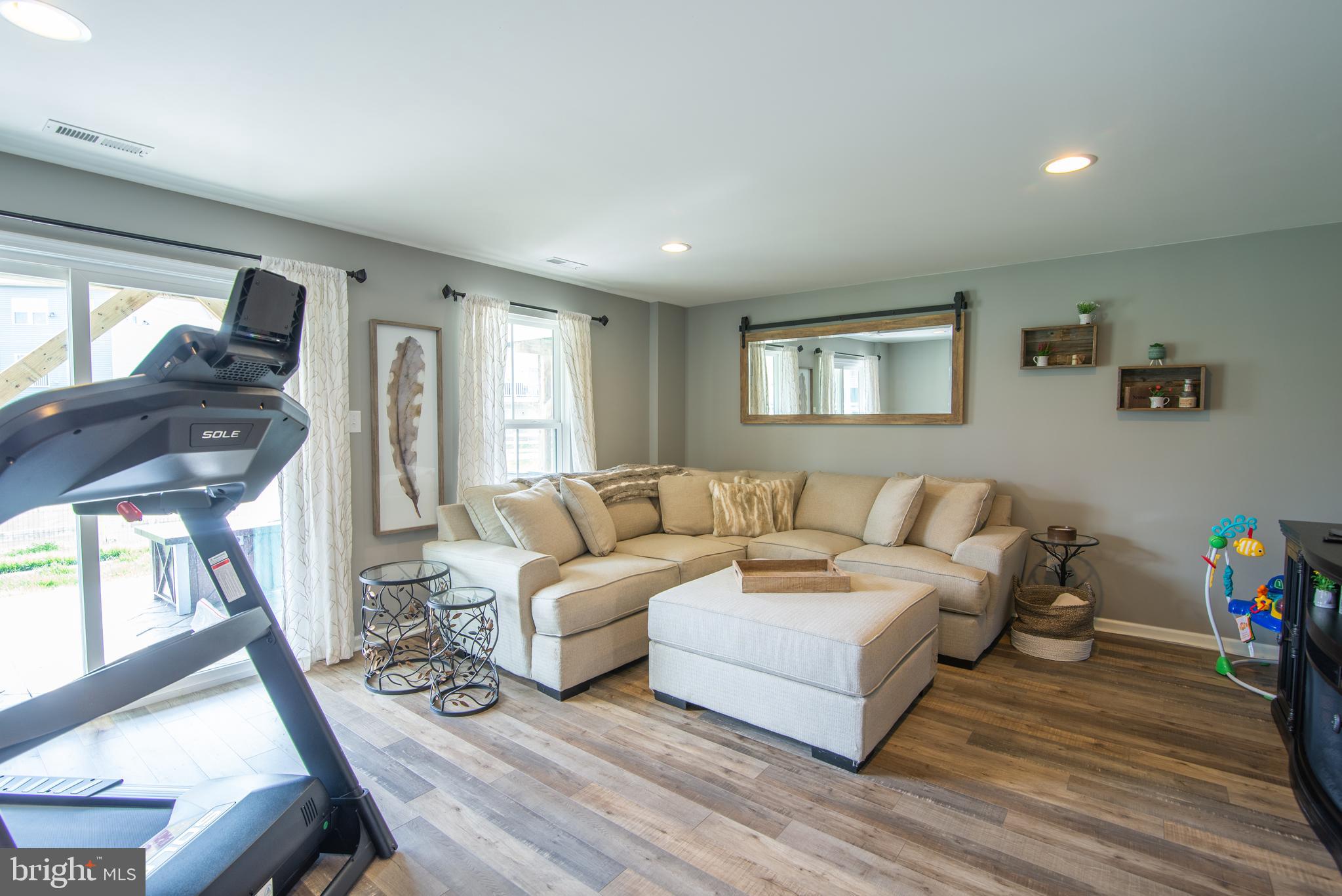 327 Iannelli Road Clarksboro, NJ 08020 - Photo 4 of 16 Entry level family room