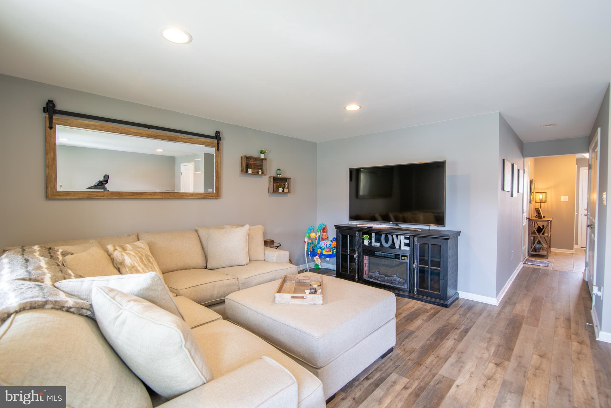 327 Iannelli Road Clarksboro, NJ 08020 - Photo 5 of 16 Family room entry level
