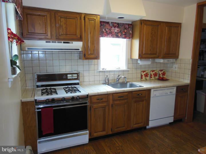 431 Stiles Avenue Ridley Park, PA 19078 - Photo 9 of 20 Kitchen
