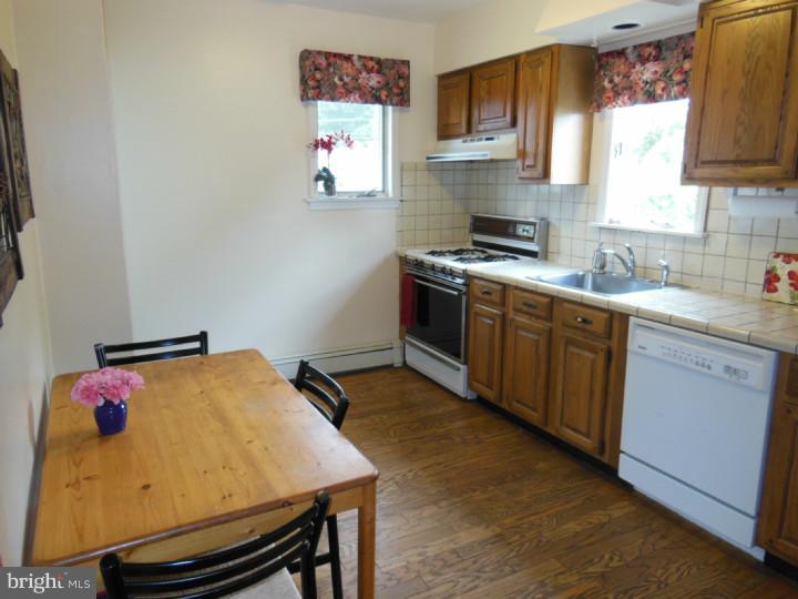 431 Stiles Avenue Ridley Park, PA 19078 - Photo 10 of 20 Kitchen