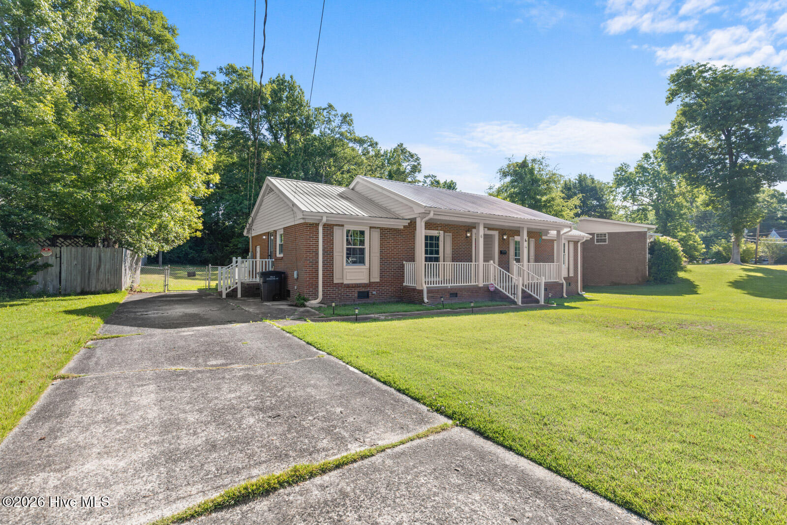 6 Laran Road Jacksonville, NC 28540 - Photo 2 of 41 Long Driveway
