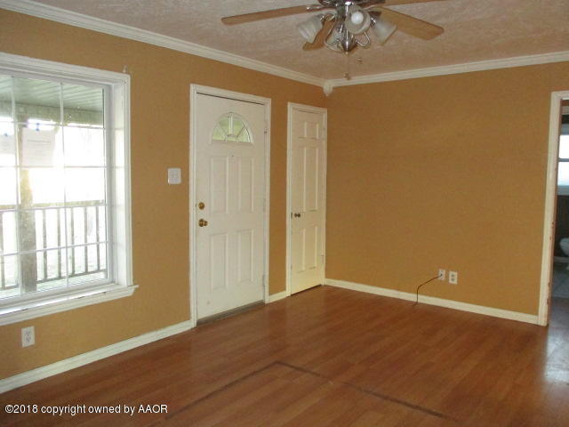 4124 South Lipscomb Street Amarillo, TX 79110 - Photo 14 of 18 a view of an empty room with a window