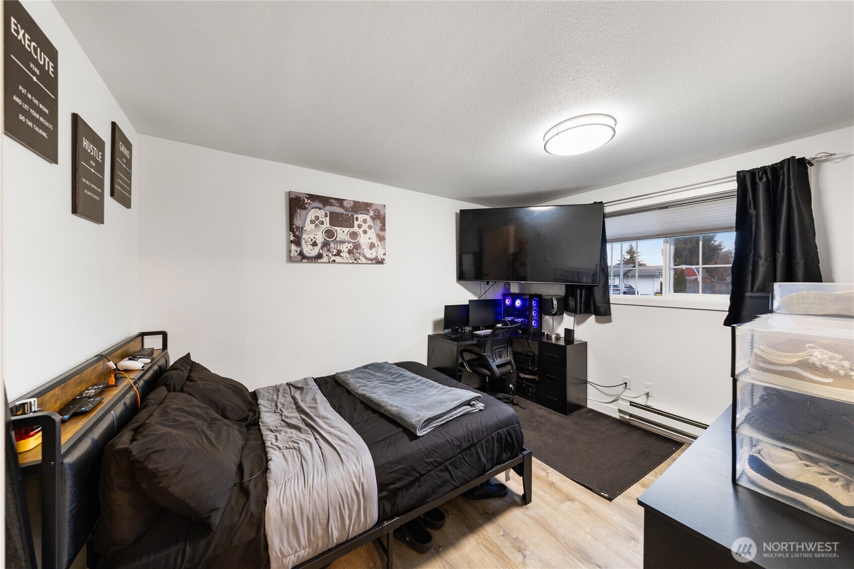 882 Southwest McCrohan Street Oak Harbor, WA 98277 - Photo 18 of 38