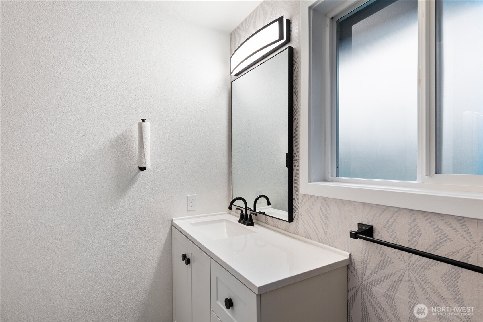 882 Southwest McCrohan Street Oak Harbor, WA 98277 - Photo 26 of 38