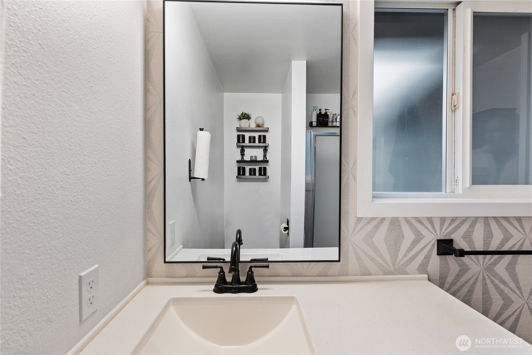 882 Southwest McCrohan Street Oak Harbor, WA 98277 - Photo 27 of 38