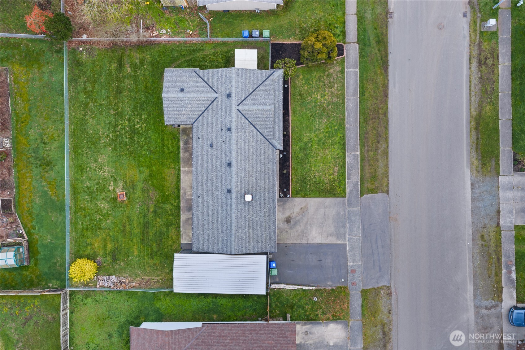 882 Southwest McCrohan Street Oak Harbor, WA 98277 - Photo 32 of 38