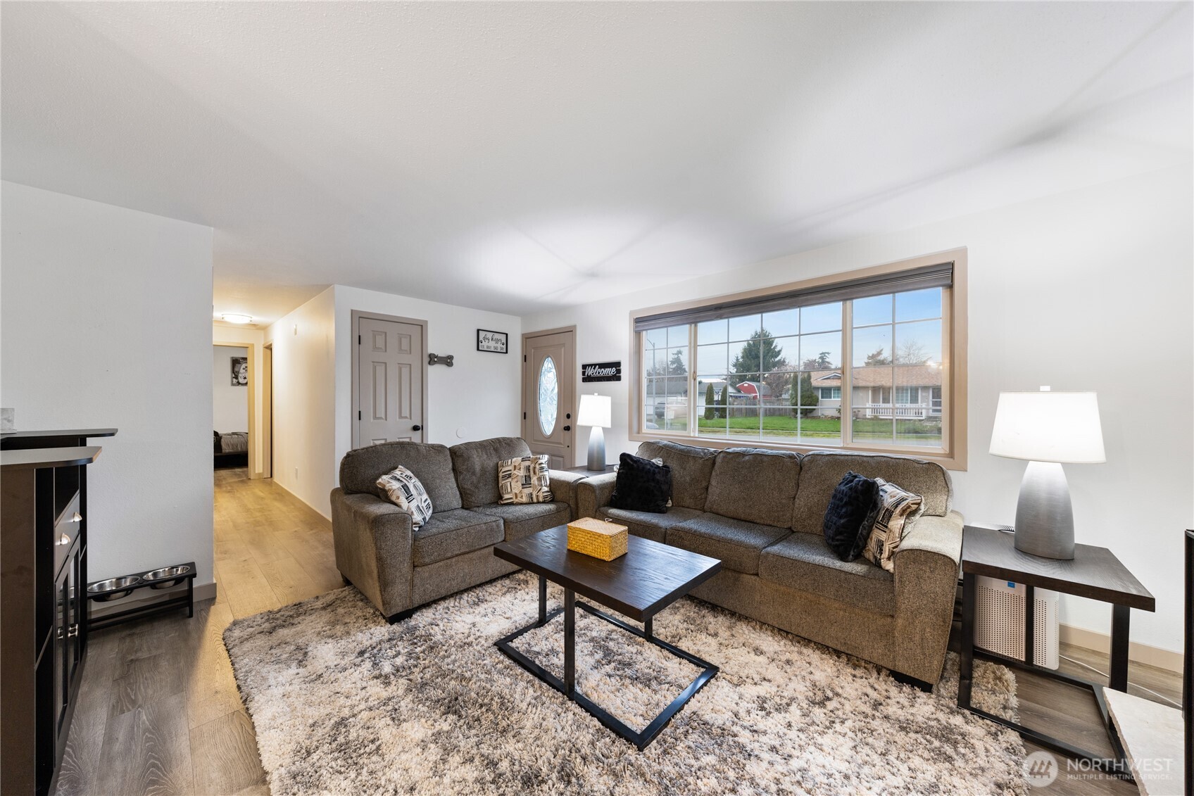 882 Southwest McCrohan Street Oak Harbor, WA 98277 - Photo 6 of 38