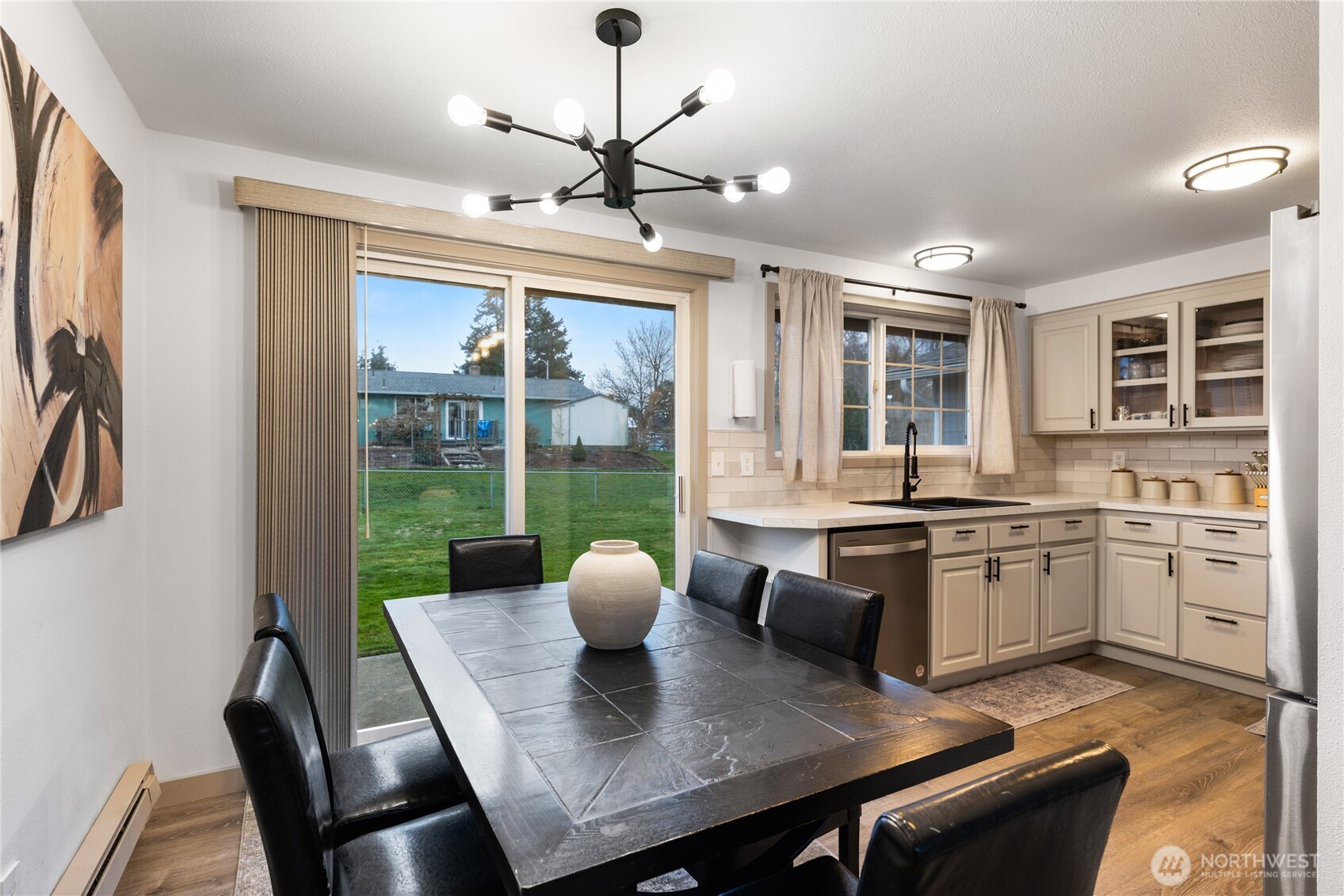 882 Southwest McCrohan Street Oak Harbor, WA 98277 - Photo 9 of 38