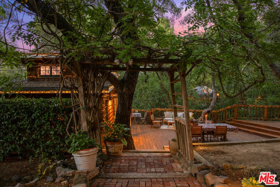 21658 Encina Road Topanga, CA 90290 - Photo 45 of 54 Gallery Image 45