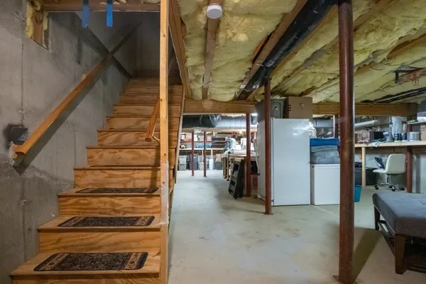 a view of entryway and hall