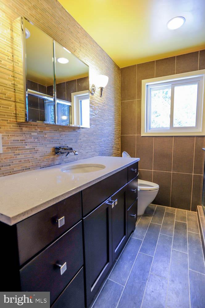 202 Skyhill Road, Unit 9 Alexandria, VA 22314 - Photo 15 of 38