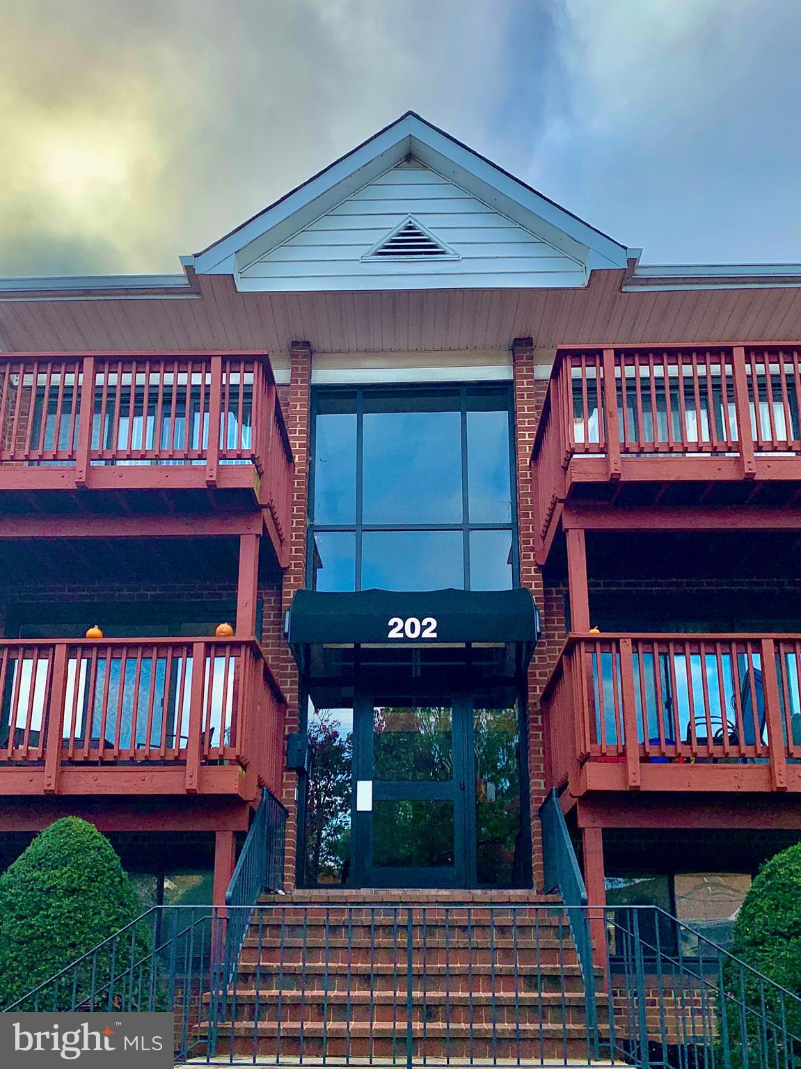 202 Skyhill Road, Unit 9 Alexandria, VA 22314 - Photo 23 of 38