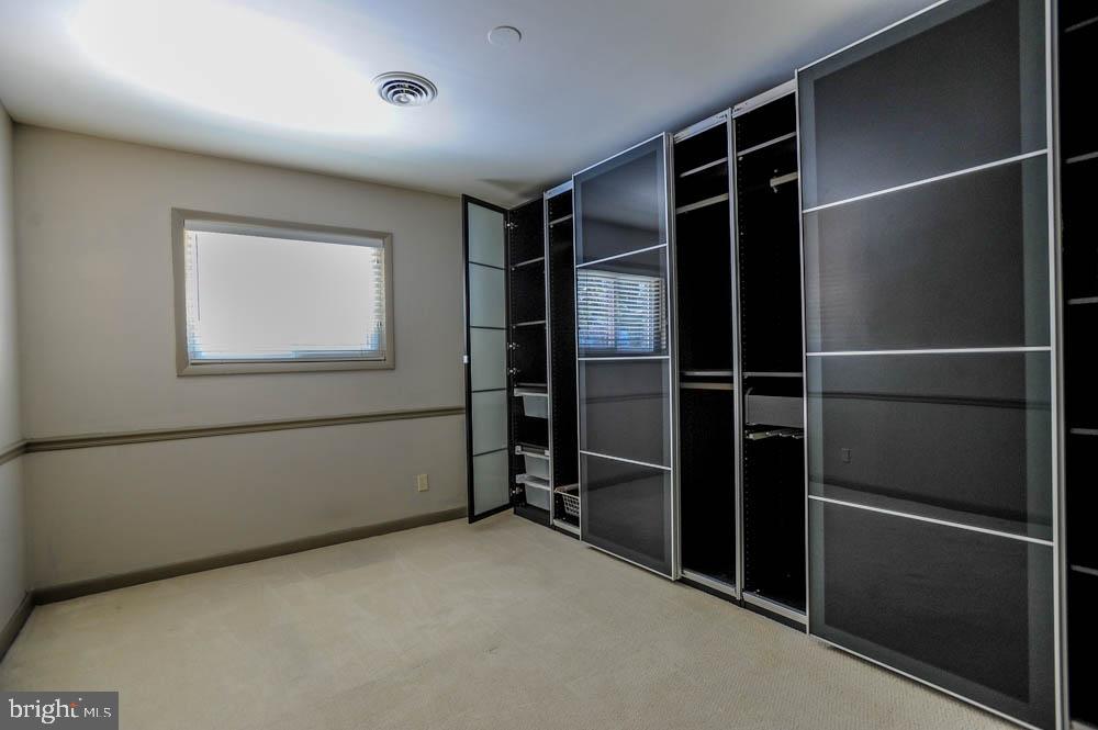 202 Skyhill Road, Unit 9 Alexandria, VA 22314 - Photo 4 of 38