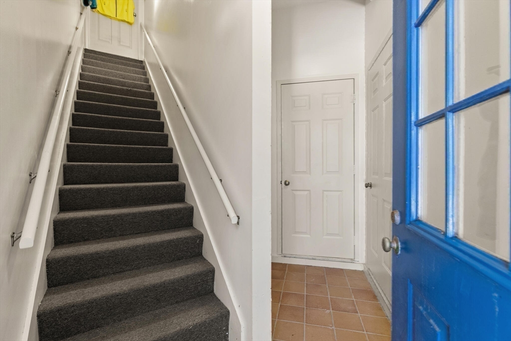 15 Flume Road, Unit 4 Gloucester, MA 01930 - Photo 36 of 41 a view of an entryway