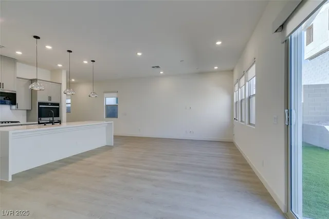 $3,450 | 125 Silver Run Lane, Las Vegas, NV 89138