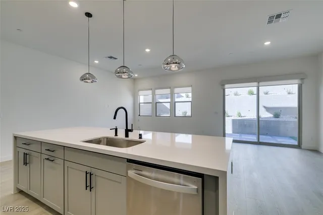 $3,450 | 125 Silver Run Lane, Las Vegas, NV 89138