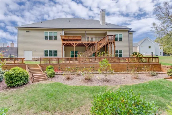 $899,900 | 624 Skyland Drive, Hoschton, GA 30548