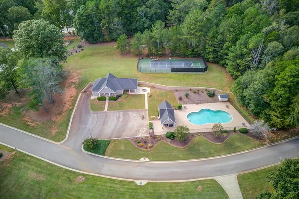 $899,900 | 624 Skyland Drive, Hoschton, GA 30548