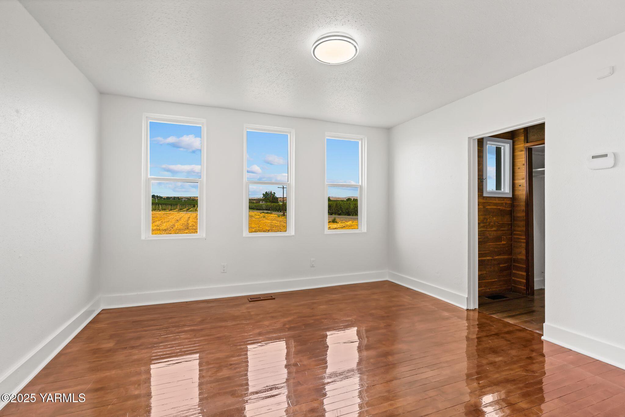 650 White Road Zillah, WA 98953 - Photo 22 of 39 Bedroom 2