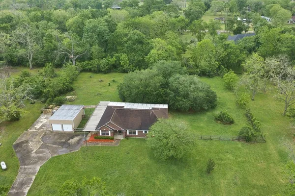 $369,000 | 308 County Road 893B, Angleton, TX 77515