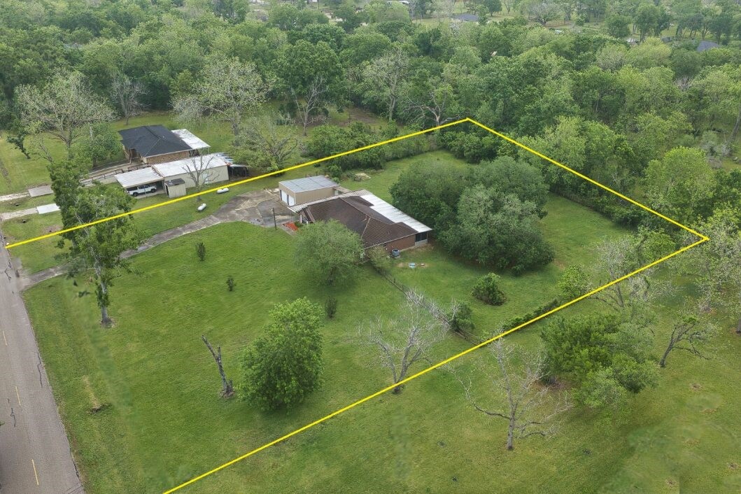 308 County Road 893B Angleton, TX 77515 - Photo 3 of 41