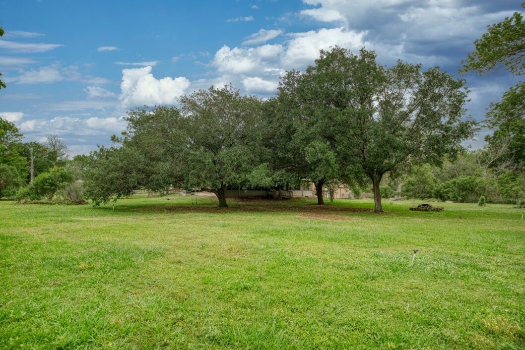 308 County Road 893B Angleton, TX 77515 - Photo 40 of 41