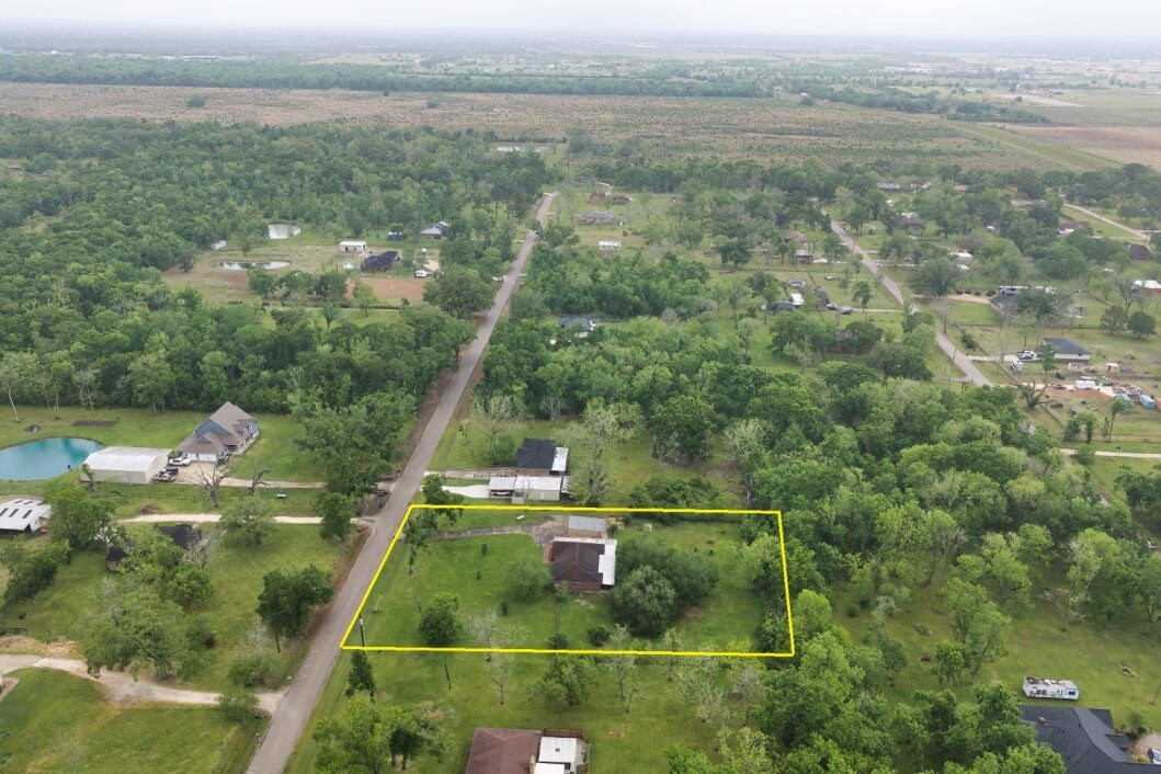 308 County Road 893B Angleton, TX 77515 - Photo 4 of 41