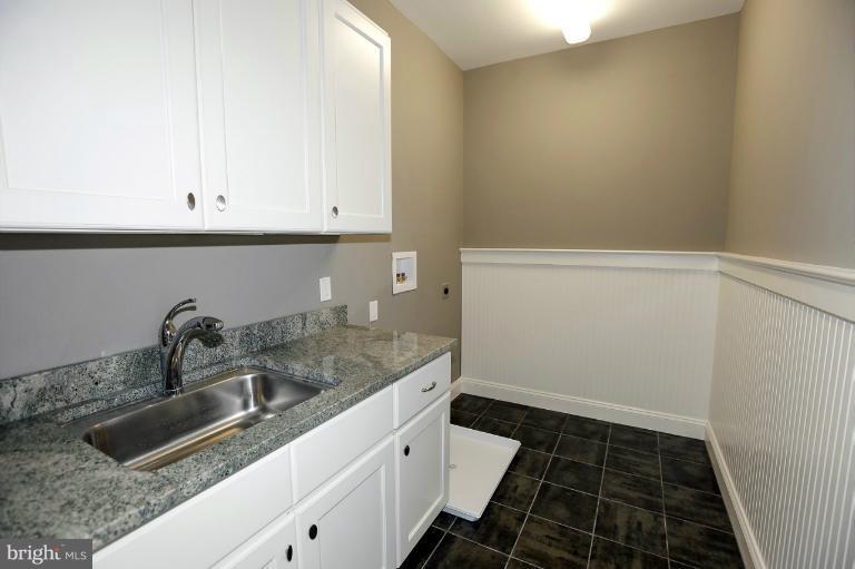 5840 Marbury Road Bethesda, MD 20817 - Photo 6 of 30 Interior (General)