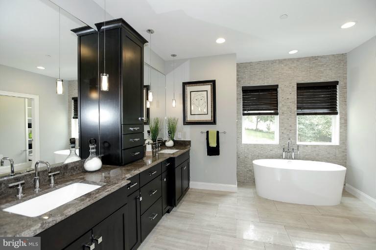 5840 Marbury Road Bethesda, MD 20817 - Photo 9 of 30 Bath (Master)