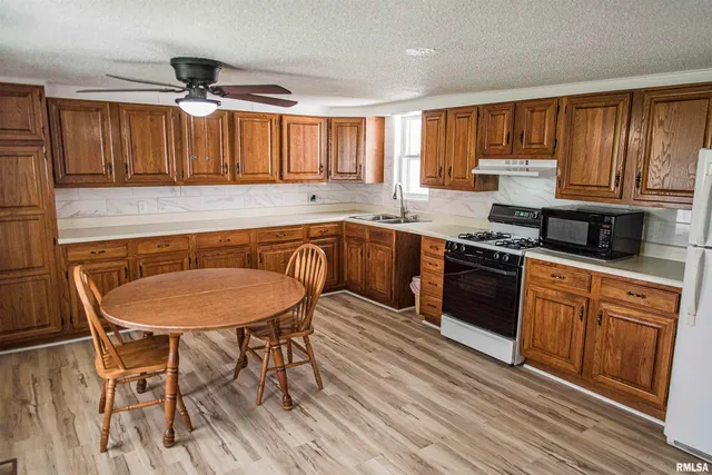 $140,000 | 121 North Broad Street, Loraine, IL 62349