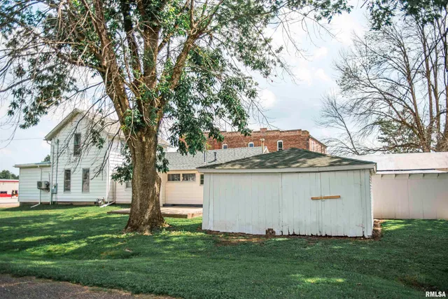 $140,000 | 121 North Broad Street, Loraine, IL 62349