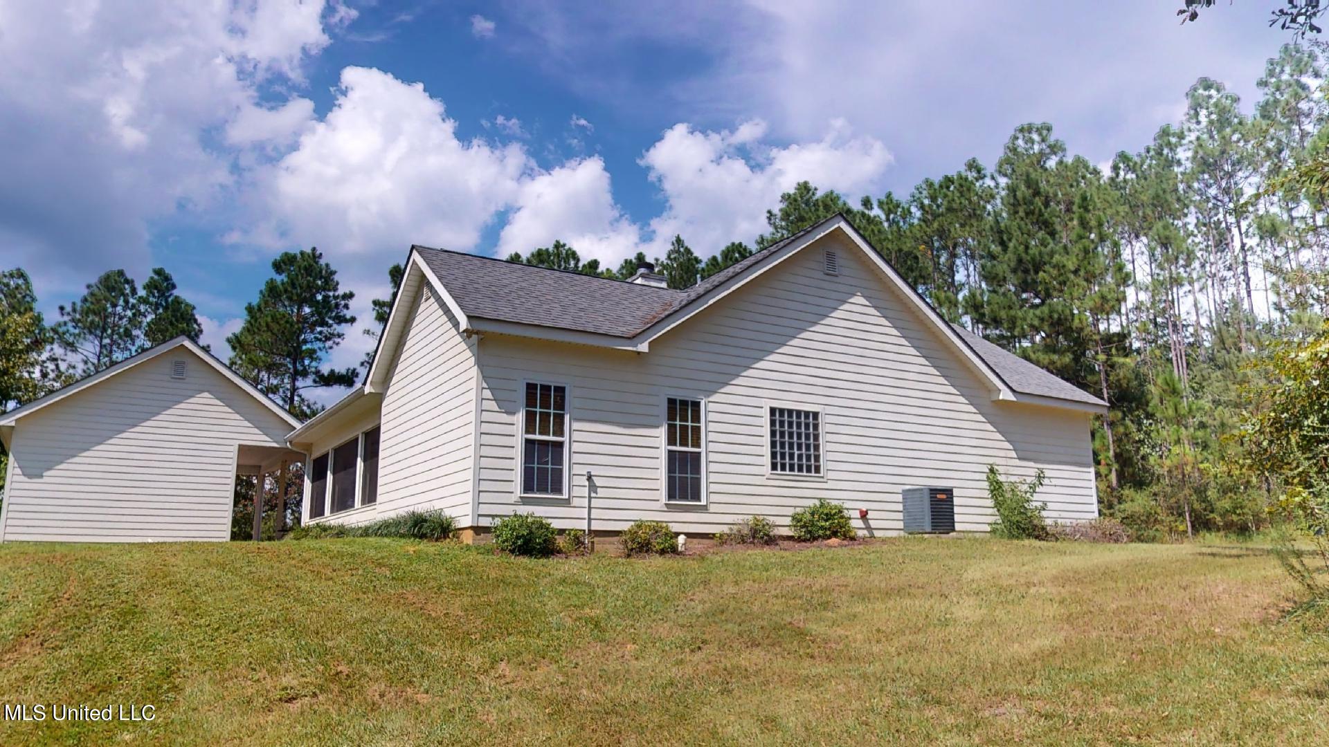 22301 North White Road Vancleave, MS 39565 - Photo 29 of 39 22301-N-White-Rd-09032022_092056